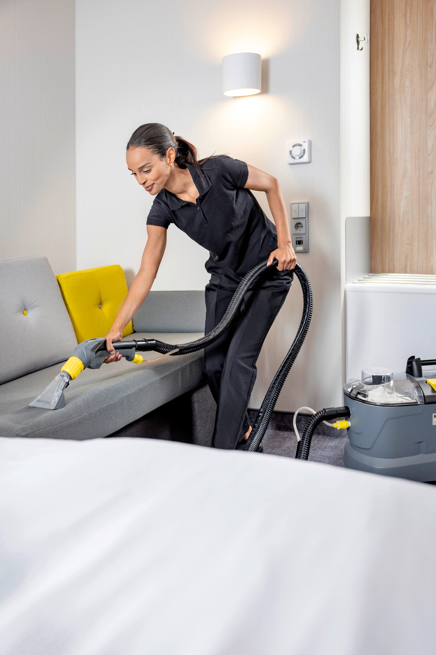 KARCHER Spray-extraction cleaner Puzzi 10/1 Upholstery Vacuum Cleaner