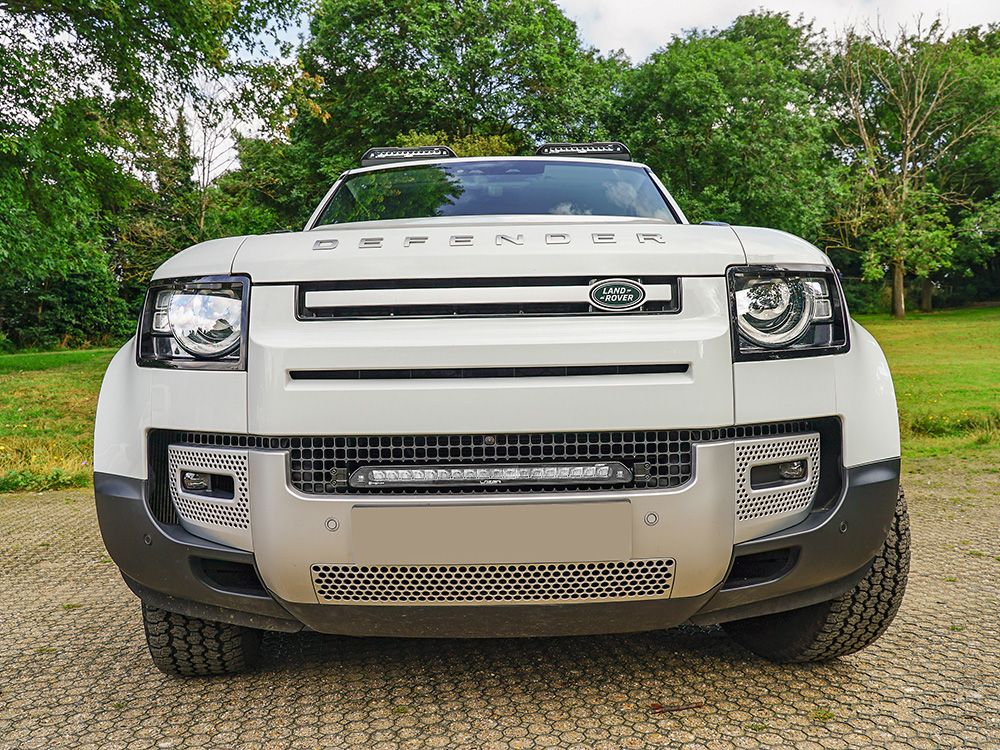 LAZER LAMPS Land Rover Defender (2020-Present) - Grille Mount Kit (includes: 1x Linear-18 Std, 1x Grille Mount Brackets, 1x 1L-LP-120)