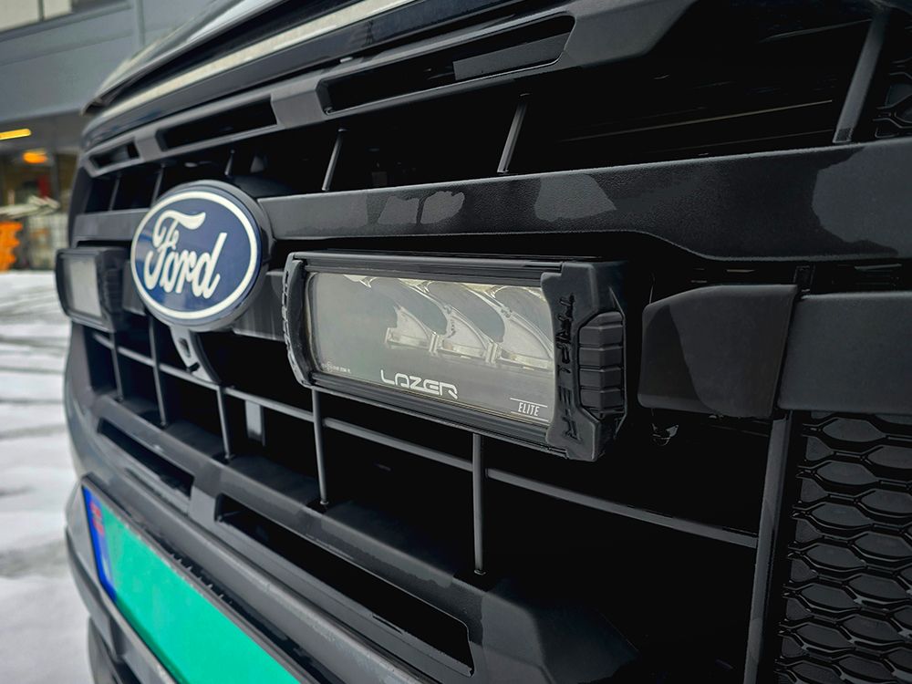 LAZER LAMPS Ford Transit Custom Trail (2024+) - Grille Mount Kit (includes: 2x Triple-R 750 Beacon, 1x Grille Mount Brackets, 1x 2L-LP-6C-120)
