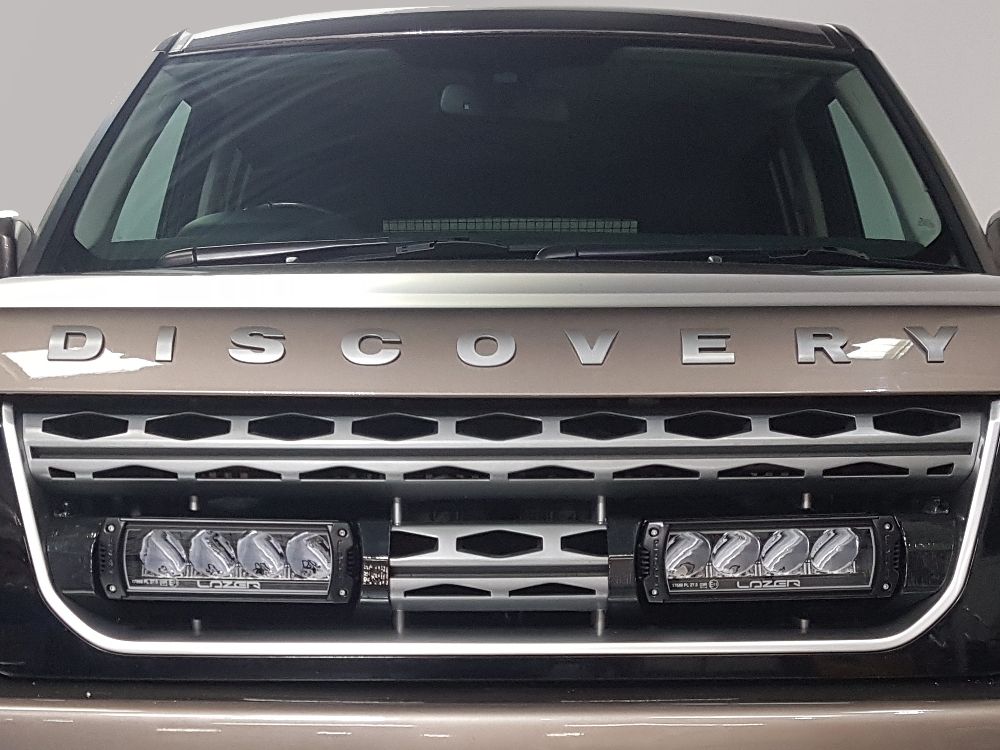 LAZER LAMPS Land Rover Discovery4 (2014-2016) - Grille Mount Kit (includes: 2x Triple-R 750 Beacon, 1x Grille Mount Brackets, 1x 2L-LP-6C-120)