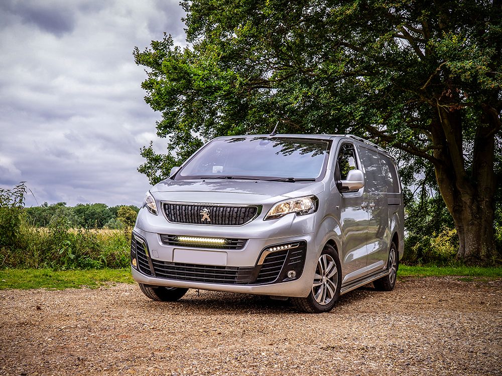 LAZER LAMPS Peugeot Expert (2016+), Vauxhall/Opel Vivaro (2019-Present) & Citroen Dispatch (2016-2023)- Grille Mount Kit (includes: 1x Linear-18 Elite with i-LBA, 1x Grille Mount Brackets, 1x 1L-LP-120)